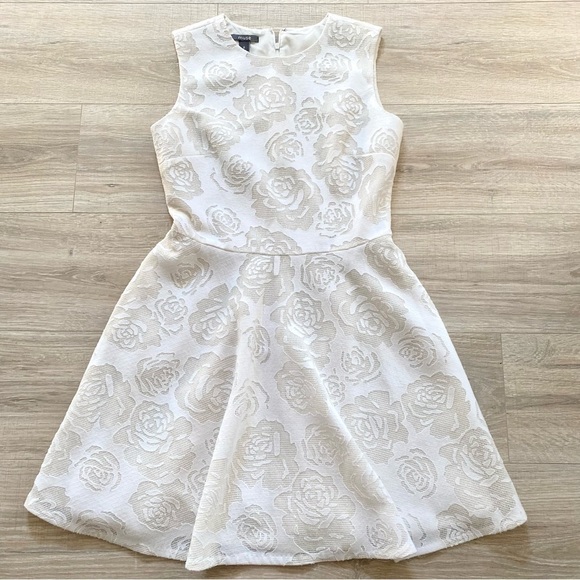 ⭐️3/$25 Muse Ivory Rose Brocade Fit & Flare Sz 6 - Picture 1 of 5